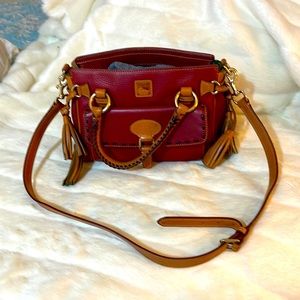 Burgundy color spacious inside very clean no stains almost new